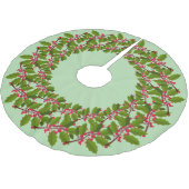 レッドメリークリスマスホリーベリークリスマスパターン ブラッシュドポリエステルツリースカート (アングル)