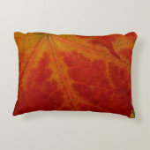 レッドメープルリーフ抽象芸術秋自然撮影 アクセントクッション (裏面)