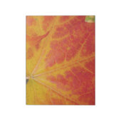 レッドメープルリーフ抽象芸術秋自然撮影 ノートパッド (回転)