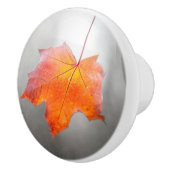 レッドメープルリーフ – ベルベット秋 セラミックノブ (右)