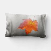 レッドメープルリーフ – ミスティーク秋 ランバークッション (裏面)