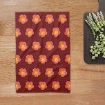 レッドモスバラフラワーシームレスパターン キッチンタオル<br><div class="desc">キッチンタオルに印刷されたモスバラの花のシームレスなパターン。コケのバラの花の色は赤い花びらと黄色い雌しべと雄しべである。フローラデザインキッチンタオル花や自然愛好家。</div>