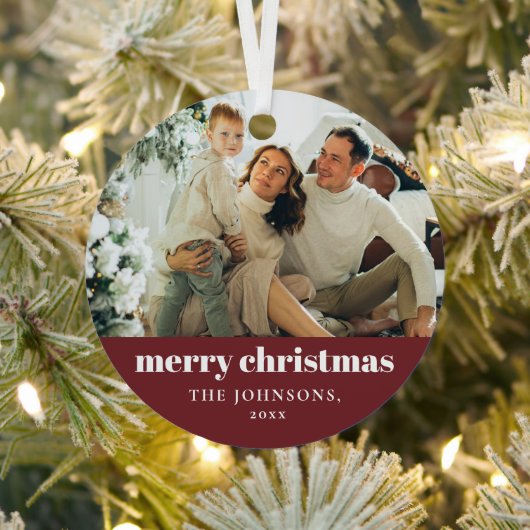 レッドモダンミニマルのメリークリスマス家族の写真 メタルオーナメント (インサイチュ)