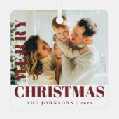 レッドモダンメリースタイリッシュクリスマス家族の写真 メタルオーナメント (裏面)