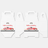 レッドモダンレースカー誕生日 フェイバーボックス (見開き)