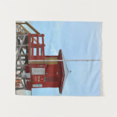 レッドライフガードタワーライフガードオンデューティ タペストリー (正面(横))