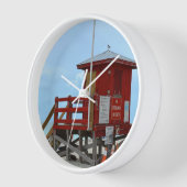 レッドライフガードタワーライフガードオンデューティ 壁時計 (傾斜)