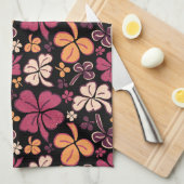 レッドラッキーシャムロッククローバーセントパトリックの日 キッチンタオル (四つ折り)