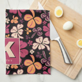 レッドラッキーシャムロッククローバーパターモノグラムのン キッチンタオル (四つ折り)