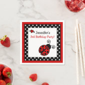 レッドラディバグ誕生日 – 白黒水玉模様 スタンダードカクテルナプキン (インサイチュ)