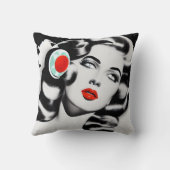 レッドリップスティックB&Wヴィンテージレディ クッション (裏面)