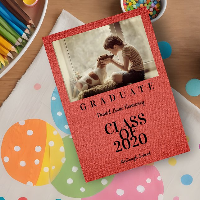 レッドリネン風格調フォトグラデ (Rustic Red Stylish Linen Effect Photo Graduate Graduation Announcement Card. )