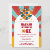 レッドレトロ第1子供の誕生日Groovyパーティービニル 招待状 (正面)