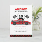 レッドレーシングカーレースキッズボーイズ誕生日 招待状 (スタンド正面)