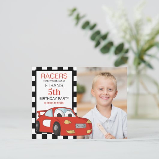 レッドレースカー市松模様に白黒5誕生日 ポストカード (スタンド正面)