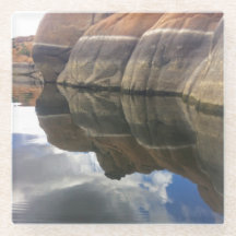 レッドロックリフレクションズ穏やかな湖の水南西