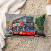 レッドロンドンバス通りシーン写真アートワークIII ランバークッション (ブランケット)