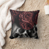 レッドローズのまわりにスカルゴシック クッション (ブランケット)