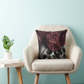 レッドローズのまわりにスカルゴシック クッション (椅子)