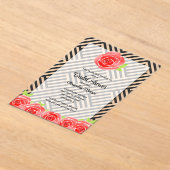 レッドローズオンストライプブライダルシャワー アクリル招待状 (レイダウン)