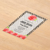 レッドローズオンストライプブライダルシャワー アクリル招待状 (レイダウン)