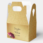 レッドローズオン金ゴールド結婚式の引き出物ボックス フェイバーボックス (オープン)