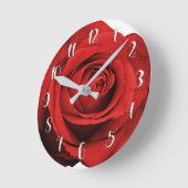 レッドローズ白モダングラム素朴エレガントな結婚式 ラウンド壁時計 (傾斜)