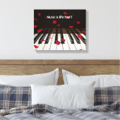 レッドローズ花びらオンピアノ引用文付き キャンバスプリント (インサイチュ (寝室))