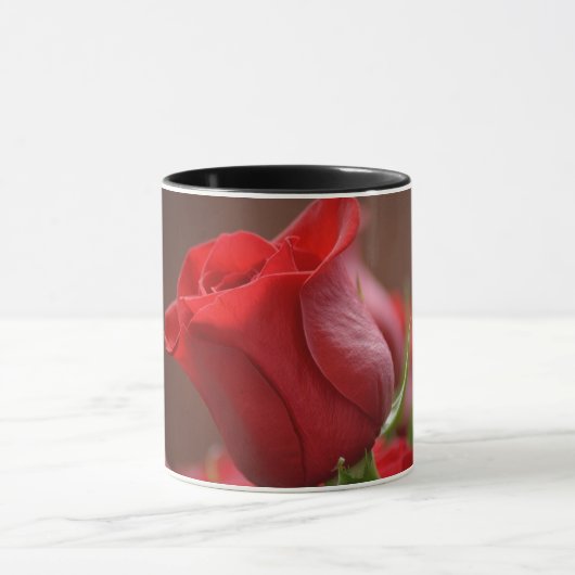 レッドローゼスフローラアーエレガントト – 自然インスパイア- マグカップ (中央)