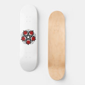 レッドローゼス付きペンタグラム スケートボード (正面)