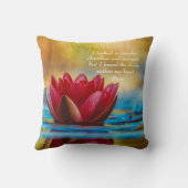 レッドロータスフラワーオンブルーウォータースピリチュアル引用文 クッション (裏面)