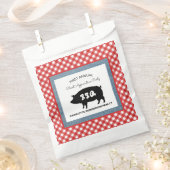 レッド市松模様にピグローストBBQパーティー フェイバーバッグ (クリップ留めされた状態)