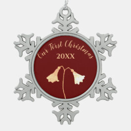 レッド金ゴールドフラワーカップルの初めてのクリスマス スノーフレークピューターオーナメント