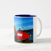 レッド魚釣りボートボンヌイット ツートーンマグカップ (正面右)