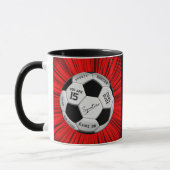 レッド オーダーメイド サッカーボール 誕生日 年齢 名前 マグカップ (左)