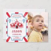 レッド&ブルーサーカス誕生日フォト招待状 招待状 (正面)