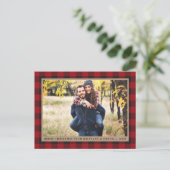レッド・プレイド・クラフト・カップルフォト・メリー・クリスマス ポストカード (スタンド正面)