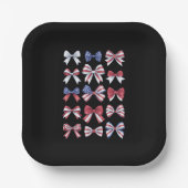 レッド・ホワイトとブルー・アメリカン・コケットが7月4日に弓を引く ペーパープレート (正面)