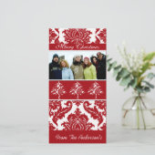 レッド&ホワイトダマスクパインホリデーファミリー写真 シーズンカード (スタンド正面)