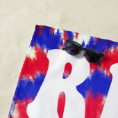 レッド・ホワイト・アンド・アイ・ドゥ 7月4日 レトロ タイダイ ビーチタオル (インサイチュ)