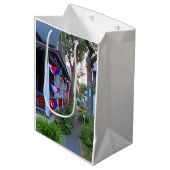 レッド、ホワイト、ブルー – マーサのブドウ園 ミディアムペーパーバッグ (正面アングル)