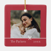 レッド |ミニマリストBow両面フォト セラミックオーナメント (裏面)