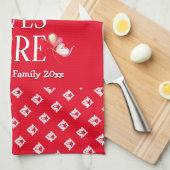 レッド | 愛はここに住む | スタイリッシュパーソナライズされた キッチンタオル (四つ折り)