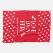 レッド | 愛はここに住む | スタイリッシュパーソナライズされた キッチンタオル (横)