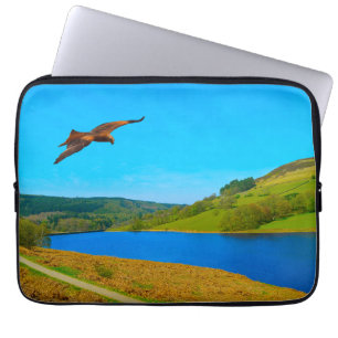 レディボワー貯水池の上空を飛行する一般的なバザール ラップトップスリーブ