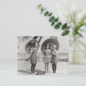 レディース・アット・ザ・ビーチ, 1920 ポストカード (スタンド正面)