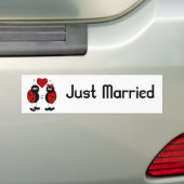 レディーバグカップルたった今結婚しましたバンパーステッカー バンパーステッカー (車上)