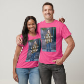 レディーバードの代替ポスター Tシャツ (ユニセックス)