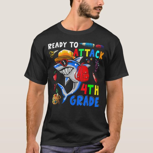 レディ・トゥ・アタック4年生のサメ新学期1 Tシャツ (正面)