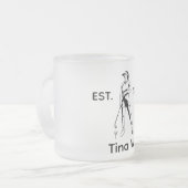 レディ・パーソナライズされたゴルファーの名前と年 フロストグラスマグカップ (正面左)